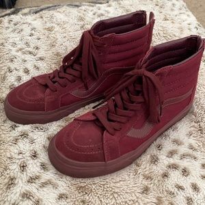 Vans Women size 8 or Men’s size 6.5